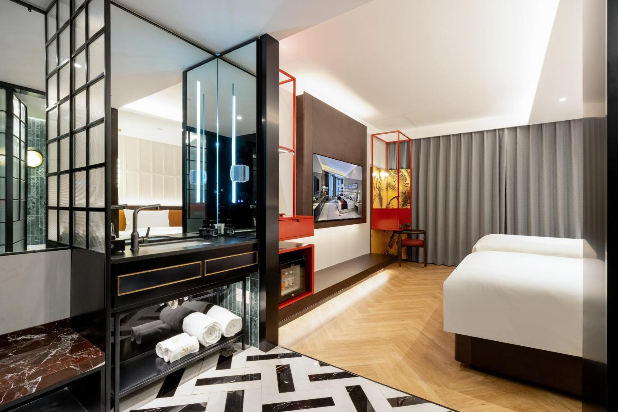 Tangfu Sanlitun Boutique Hotel---breakfast, Restaurant And Bar, Close To Tian'anmen Square Forbidden Temple Of Heaven, Laundry, Gym, Robot, Ticket Service, Located In Center Metro Line 2, One Station To Airport Express Beijing