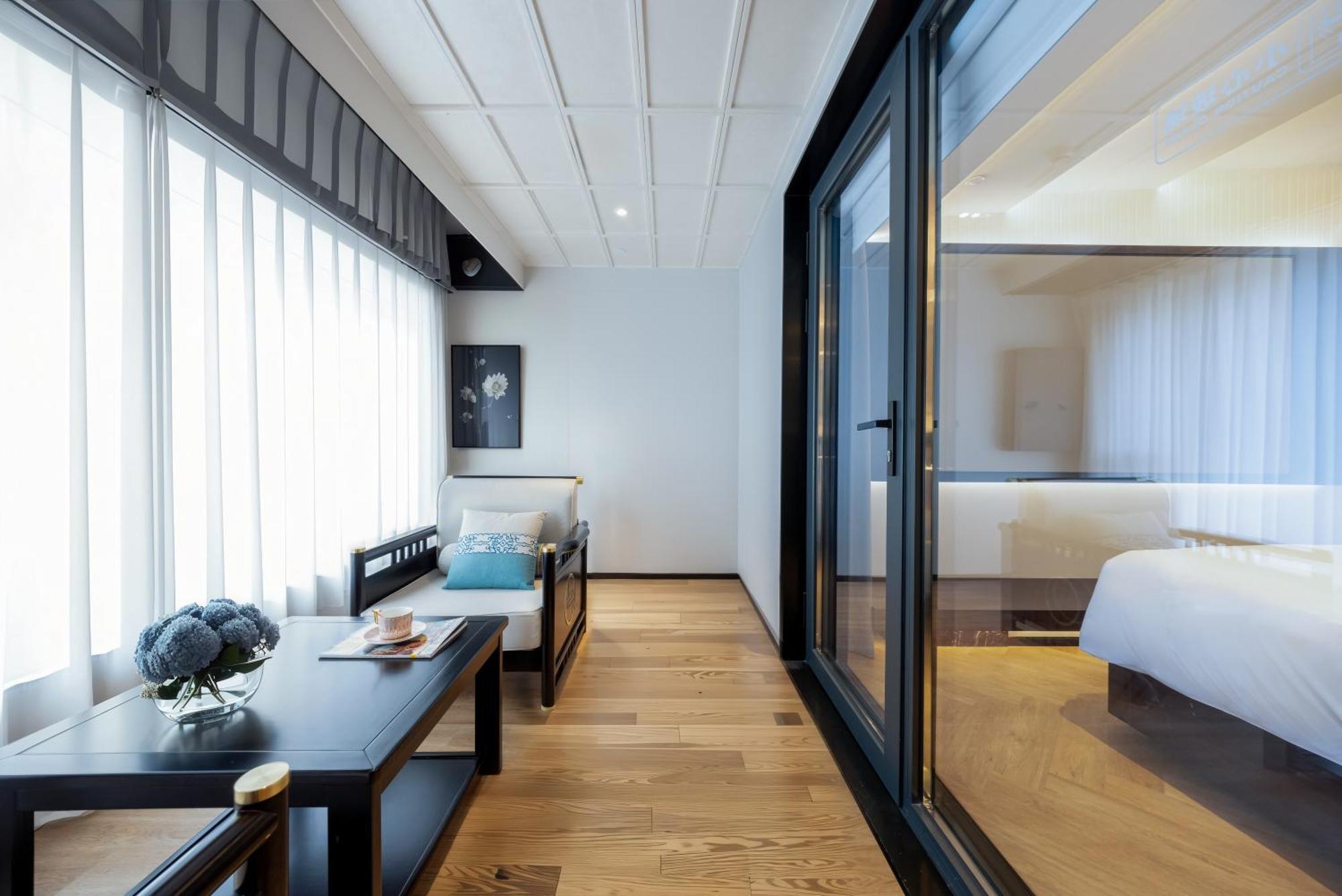 Tangfu Sanlitun Boutique Hotel---breakfast, Restaurant And Bar, Close To Tian'anmen Square Forbidden Temple Of Heaven, Laundry, Gym, Robot, Ticket Service, Located In Center Metro Line 2, One Station To Airport Express 4* Beijing