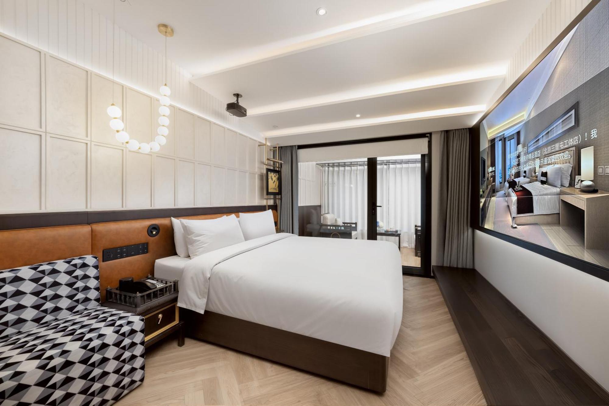 Tangfu Sanlitun Boutique Hotel---breakfast, Restaurant And Bar, Close To Tian'anmen Square Forbidden Temple Of Heaven, Laundry, Gym, Robot, Ticket Service, Located In Center Metro Line 2, One Station To Airport Express Hotel
