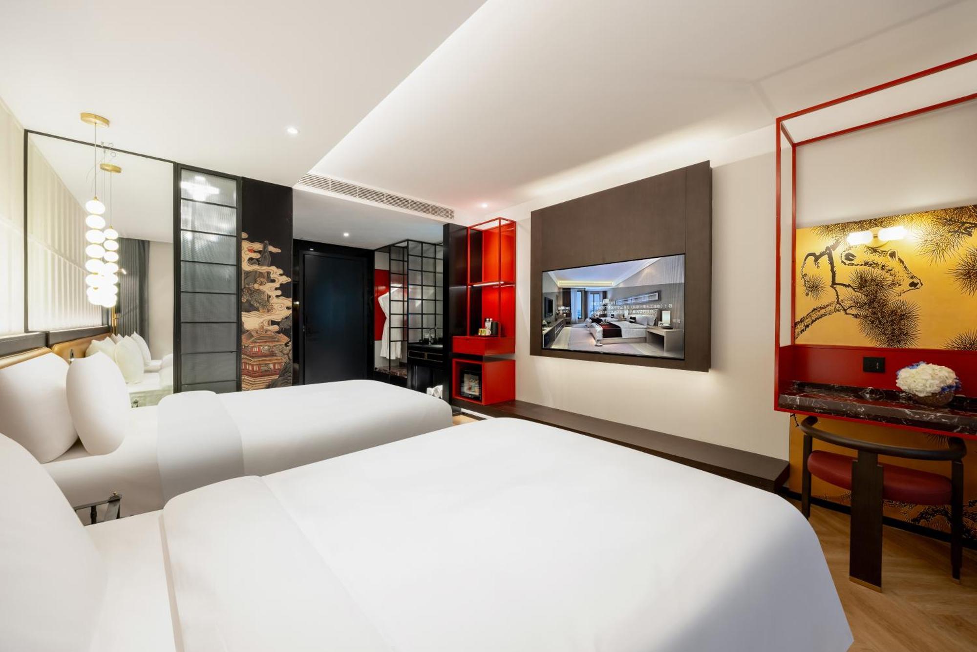 Tangfu Sanlitun Boutique Hotel---breakfast, Restaurant And Bar, Close To Tian'anmen Square Forbidden Temple Of Heaven, Laundry, Gym, Robot, Ticket Service, Located In Center Metro Line 2, One Station To Airport Express Hotel 4*