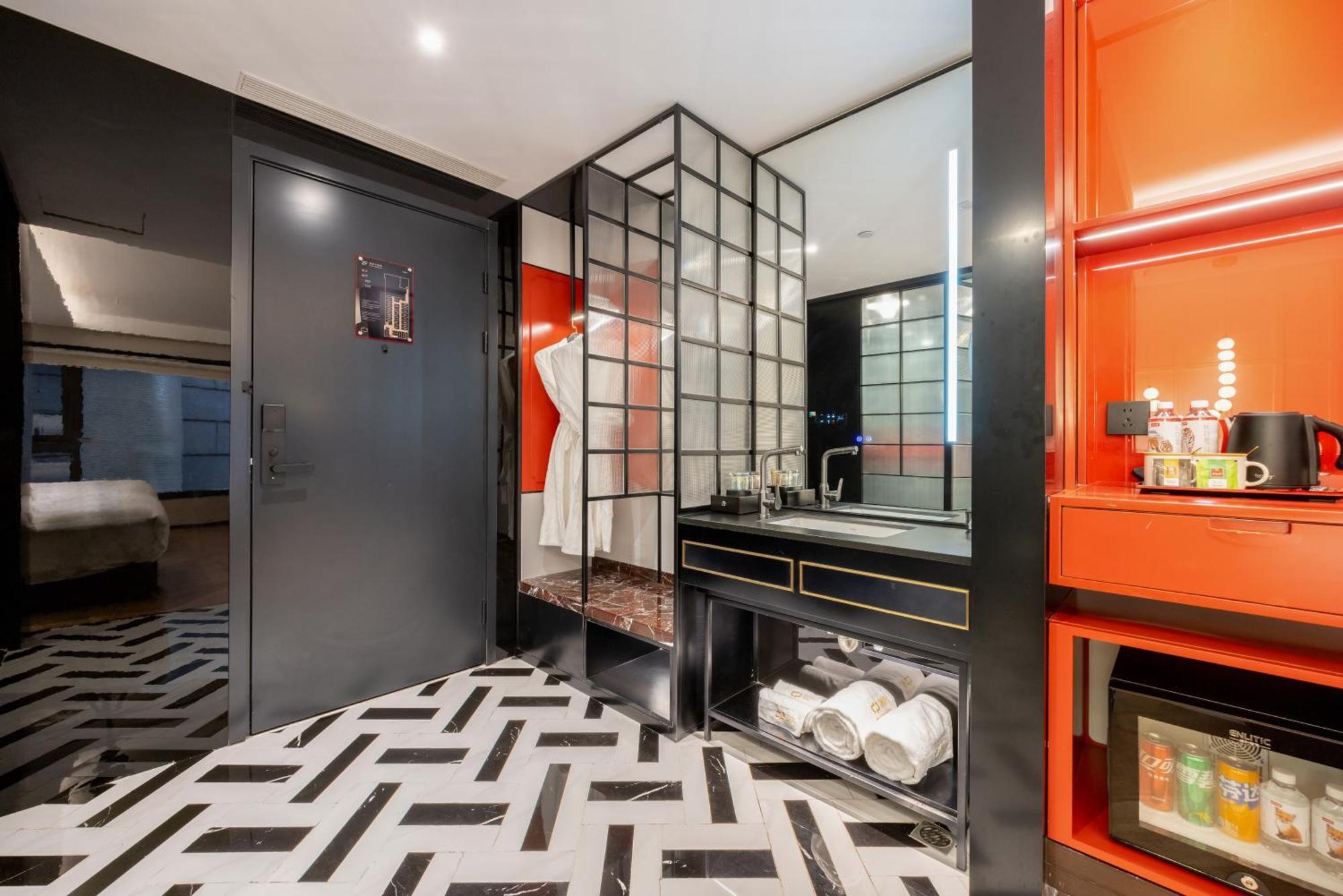 Tangfu Sanlitun Boutique Hotel---breakfast, Restaurant And Bar, Close To Tian'anmen Square Forbidden Temple Of Heaven, Laundry, Gym, Robot, Ticket Service, Located In Center Metro Line 2, One Station To Airport Express