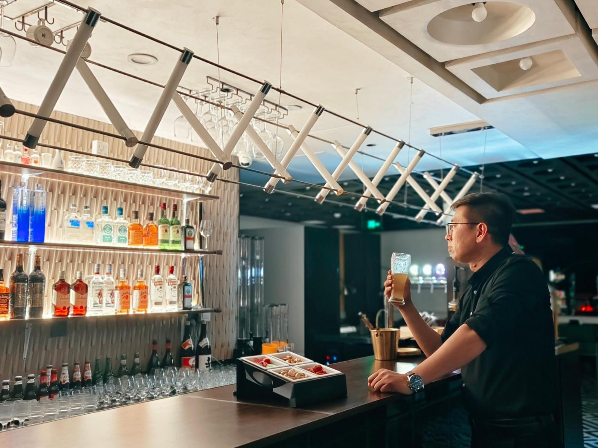 Hotel Tangfu Sanlitun Boutique Hotel---breakfast, Restaurant And Bar, Close To Tian'anmen Square Forbidden Temple Of Heaven, Laundry, Gym, Robot, Ticket Service, Located In Center Metro Line 2, One Station To Airport Express 4*