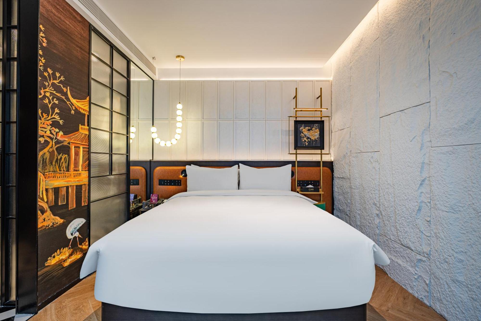 Hotel Tangfu Sanlitun Boutique Hotel---breakfast, Restaurant And Bar, Close To Tian'anmen Square Forbidden Temple Of Heaven, Laundry, Gym, Robot, Ticket Service, Located In Center Metro Line 2, One Station To Airport Express 4*