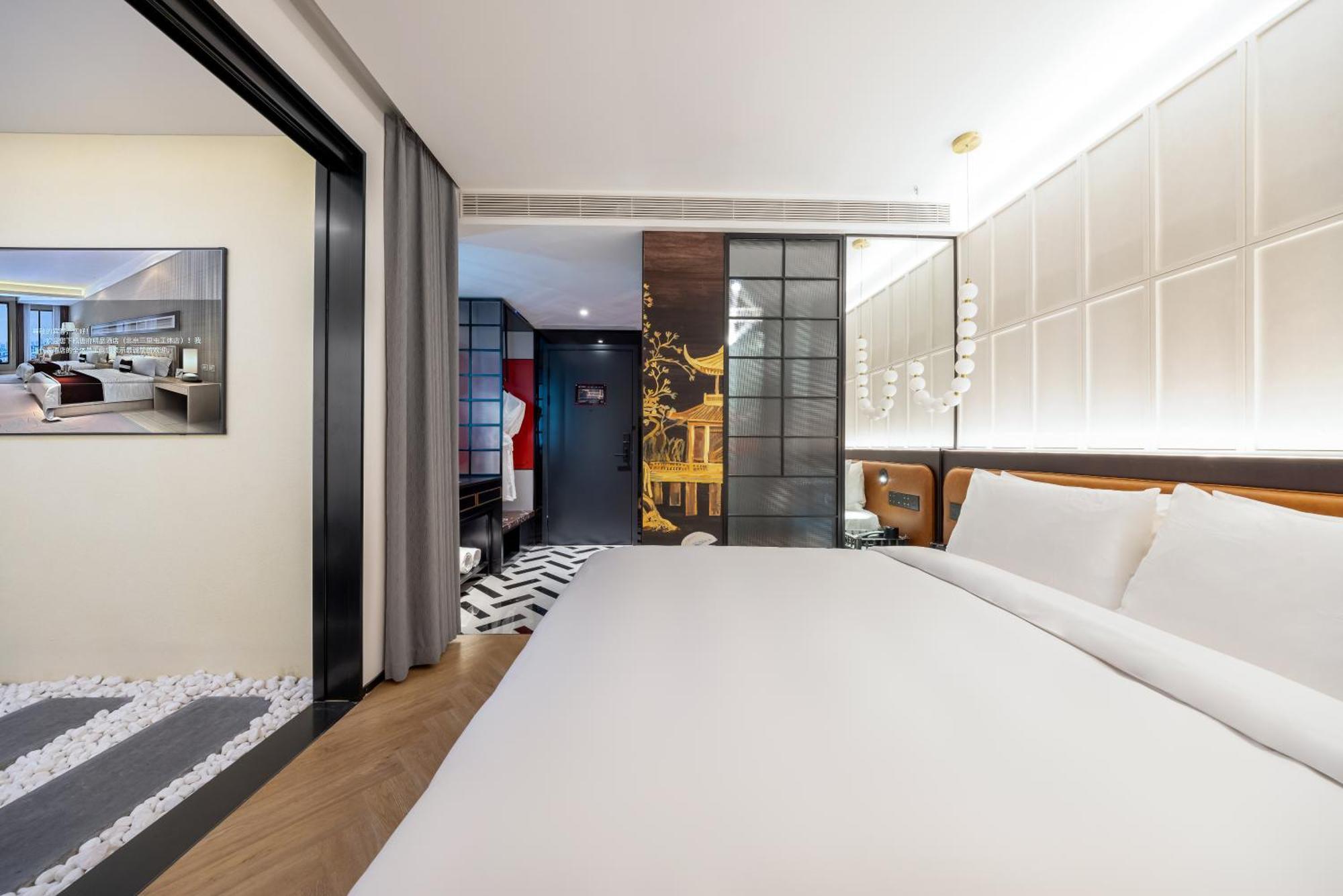 Tangfu Sanlitun Boutique Hotel---breakfast, Restaurant And Bar, Close To Tian'anmen Square Forbidden Temple Of Heaven, Laundry, Gym, Robot, Ticket Service, Located In Center Metro Line 2, One Station To Airport Express