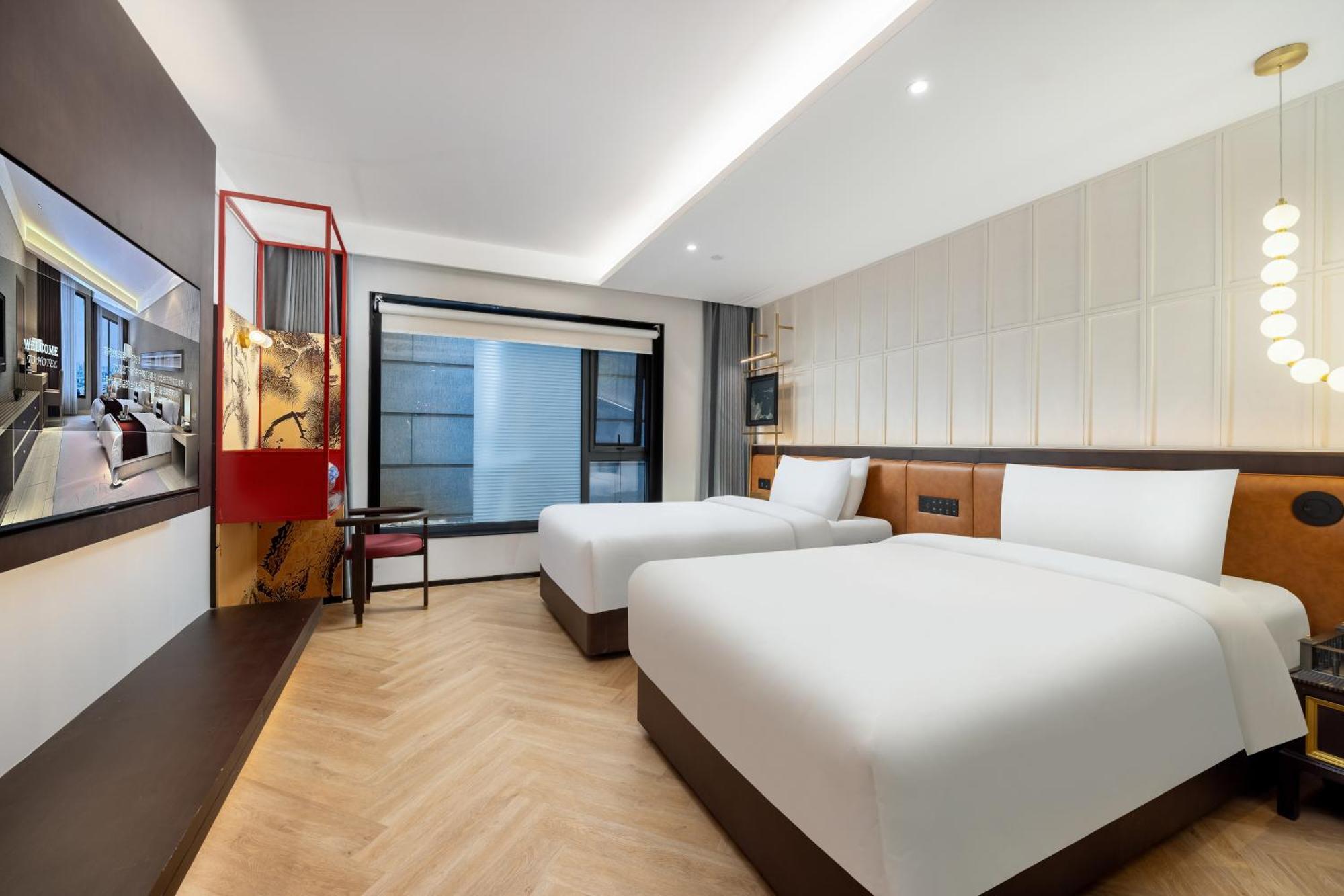 Tangfu Sanlitun Boutique Hotel---breakfast, Restaurant And Bar, Close To Tian'anmen Square Forbidden Temple Of Heaven, Laundry, Gym, Robot, Ticket Service, Located In Center Metro Line 2, One Station To Airport Express 4* Beijing