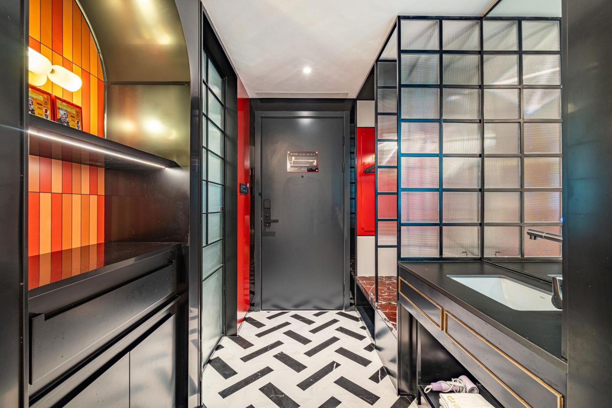 Tangfu Sanlitun Boutique Hotel---breakfast, Restaurant And Bar, Close To Tian'anmen Square Forbidden Temple Of Heaven, Laundry, Gym, Robot, Ticket Service, Located In Center Metro Line 2, One Station To Airport Express Hotel