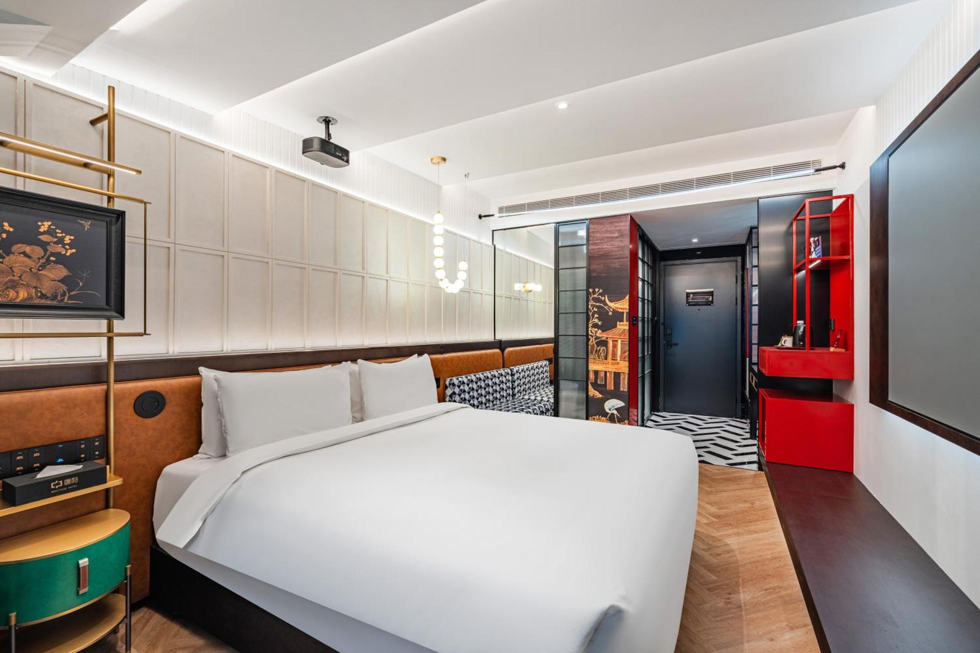 Tangfu Sanlitun Boutique Hotel---breakfast, Restaurant And Bar, Close To Tian'anmen Square Forbidden Temple Of Heaven, Laundry, Gym, Robot, Ticket Service, Located In Center Metro Line 2, One Station To Airport Express Hotel 4*